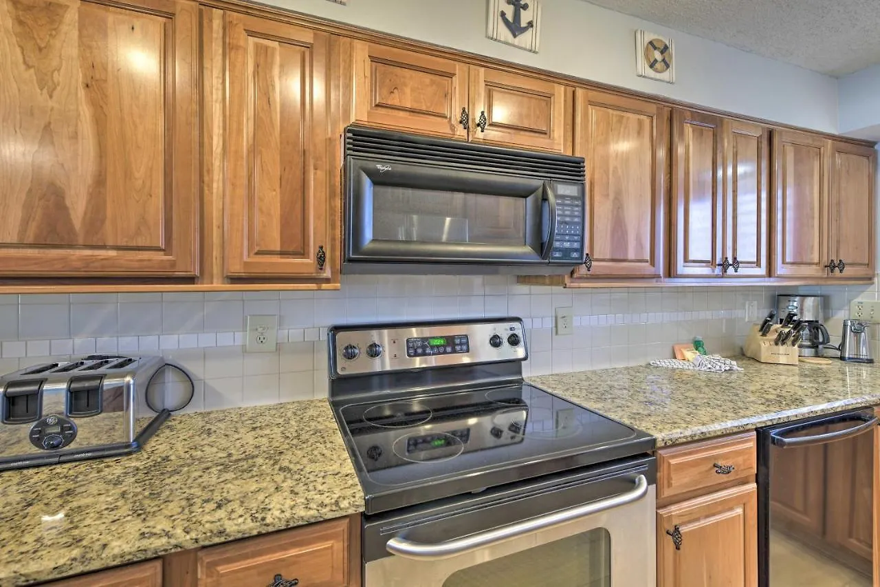 Pcb Condo With Community Perks And Beach Access Panama City Beach 0*,